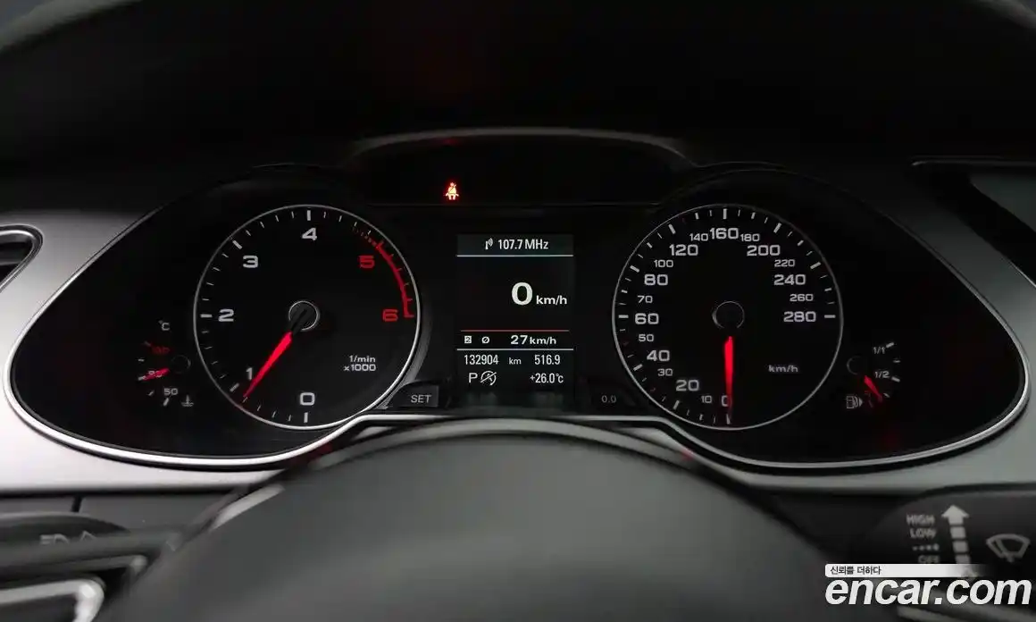 Audi A4 2015 2.0 автомат (гидро), фото 8