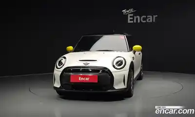 Mini Cooper 2023 автомат (гидро), миниатюра 3