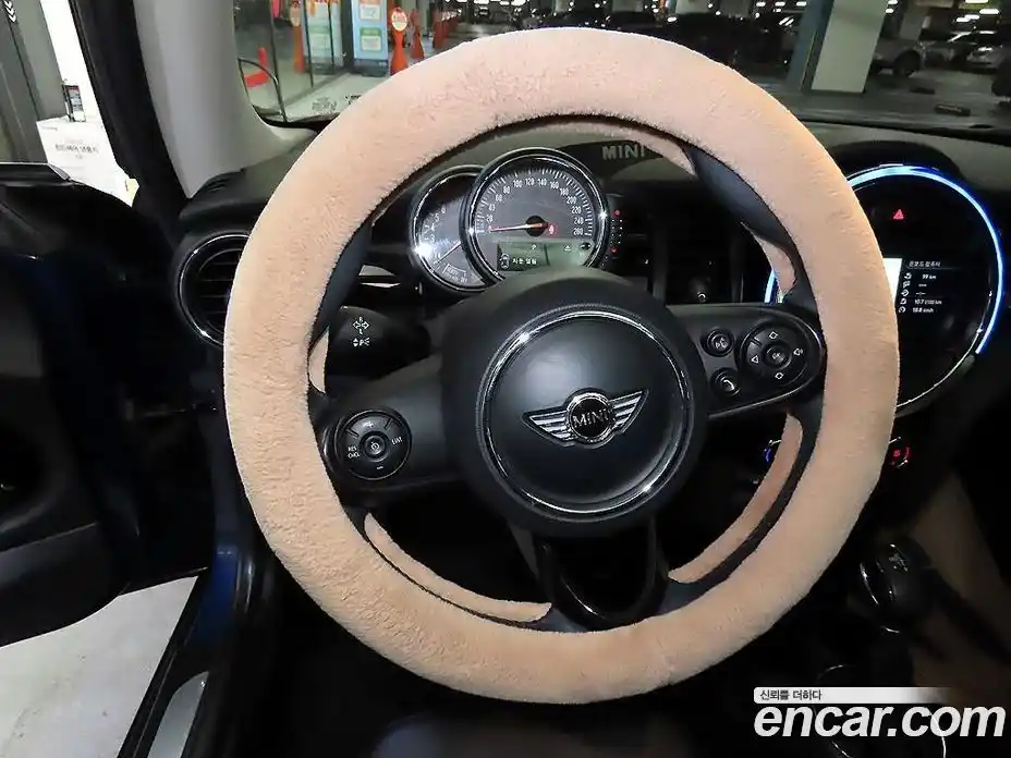 Mini Cooper 2016 1.5 автомат (гидро), фото 8