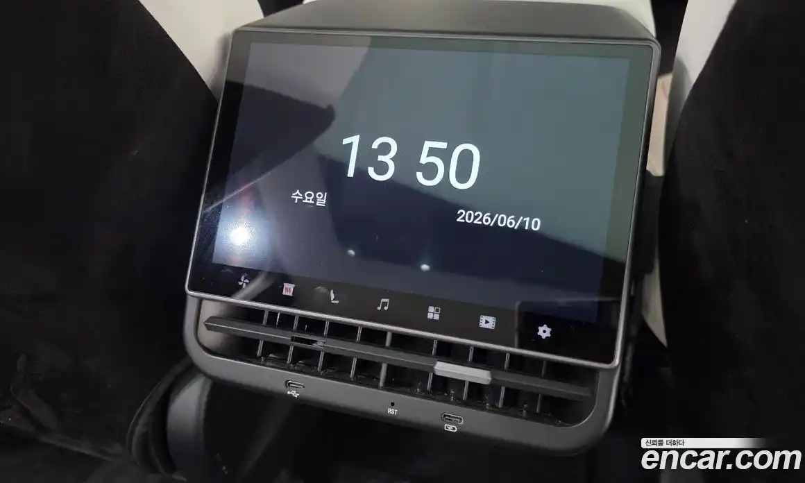 Tesla Model Y 2024 0.2 автомат (гидро), фото 17