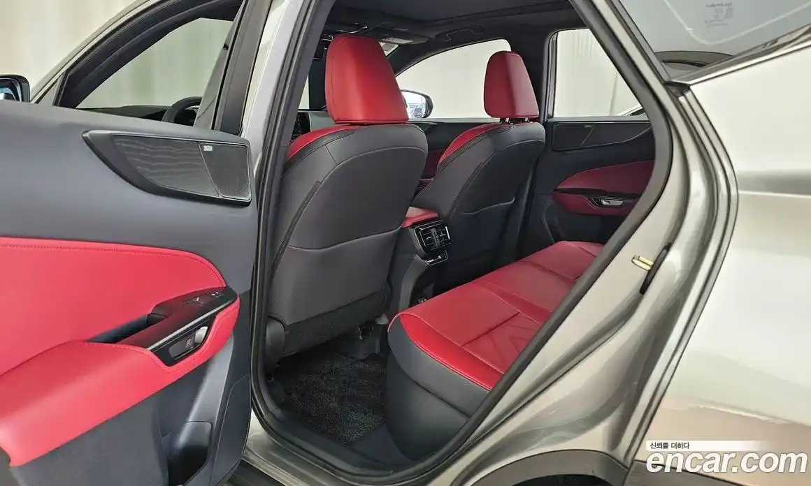 Lexus NX 2025 2.5 автомат (гидро), фото 16 Lexus NX 2025 2.5 автомат (гидро), фото 16