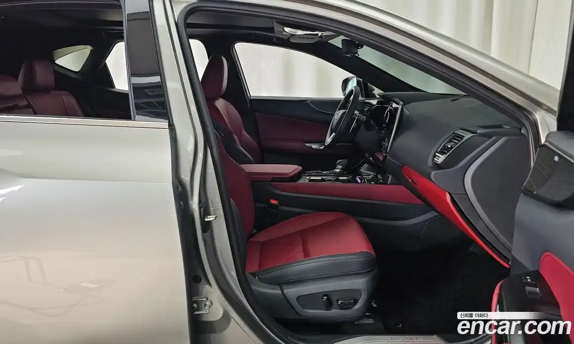Lexus NX 2025 2.5 автомат (гидро), фото 17 Lexus NX 2025 2.5 автомат (гидро), фото 17