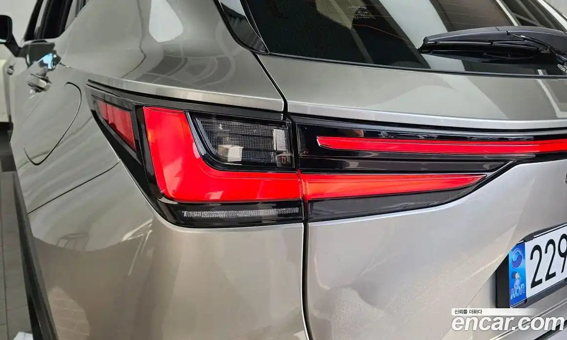 Lexus NX 2025 2.5 автомат (гидро), фото 9 Lexus NX 2025 2.5 автомат (гидро), фото 9