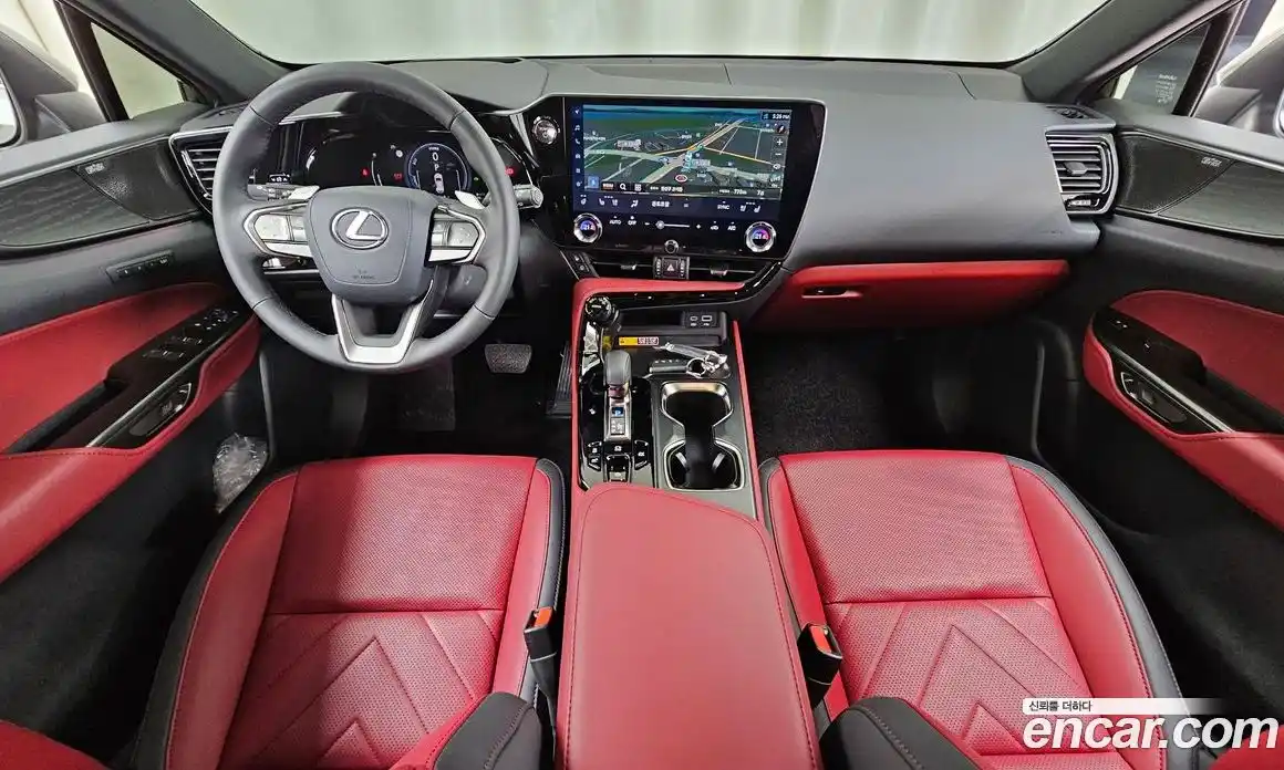 Lexus NX 2025 2.5 автомат (гидро), фото 10 Lexus NX 2025 2.5 автомат (гидро), фото 10