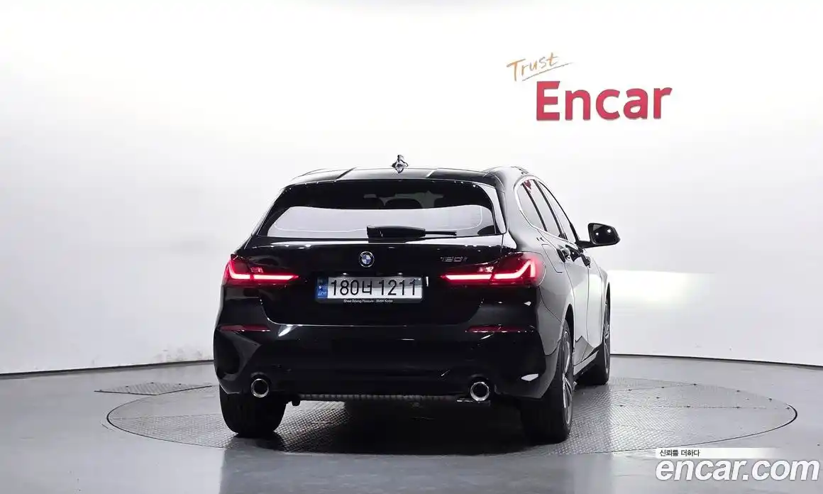 BMW 1 серия 2022 2.0 автомат (гидро), фото 4