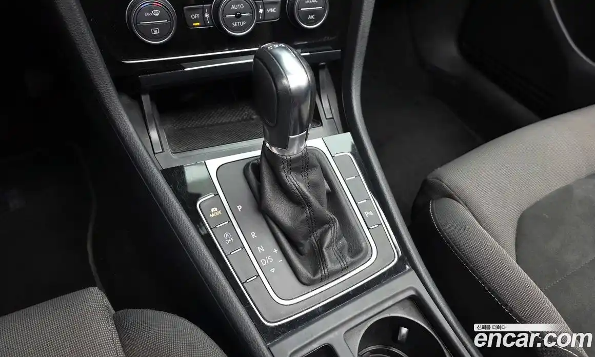 Volkswagen Golf 2014 2.0 автомат (гидро), фото 9