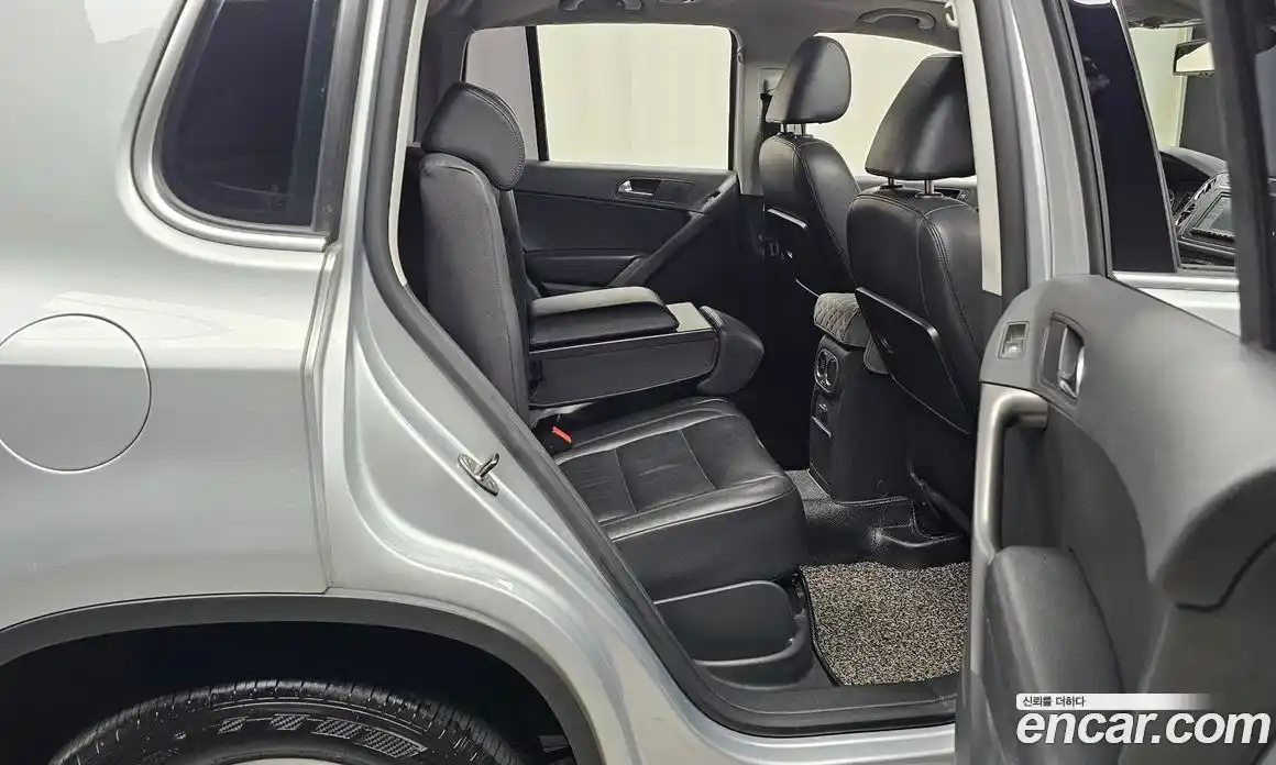 Volkswagen Tiguan 2009 2.0 автомат (гидро), фото 12