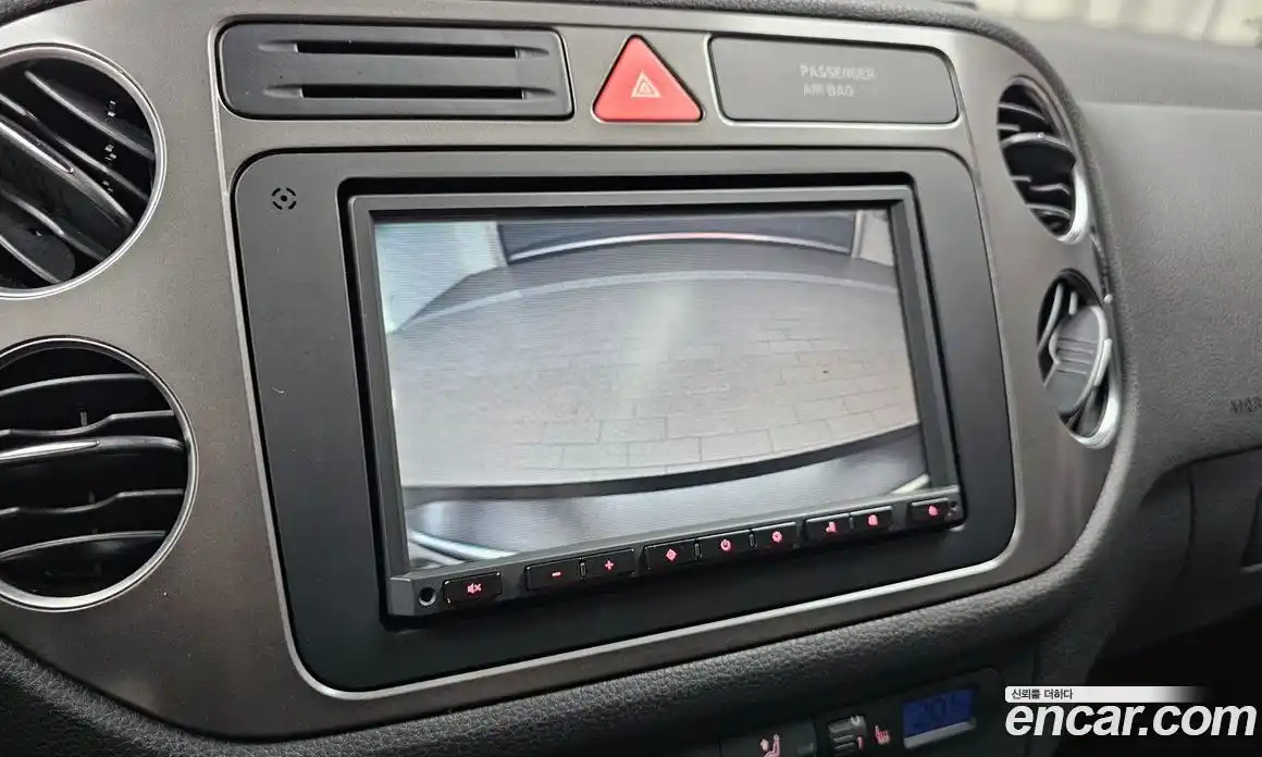 Volkswagen Tiguan 2009 2.0 автомат (гидро), фото 17