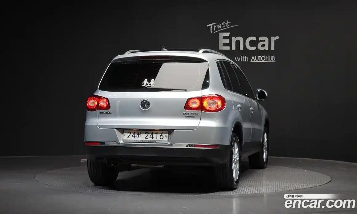 Volkswagen Tiguan 2009 2.0 автомат (гидро), фото 4