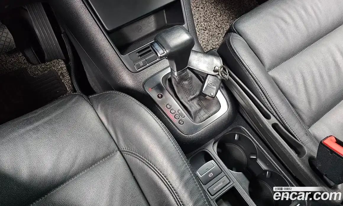 Volkswagen Tiguan 2009 2.0 автомат (гидро), фото 9