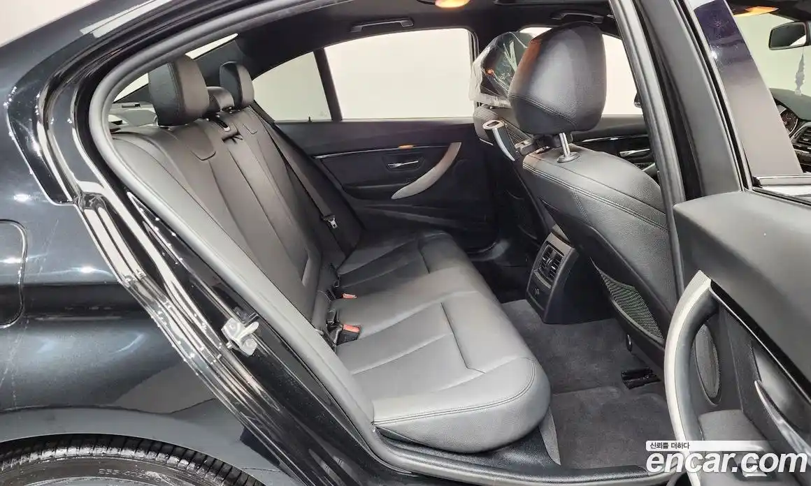BMW 3 серия 2018 2.0 автомат (гидро), фото 11