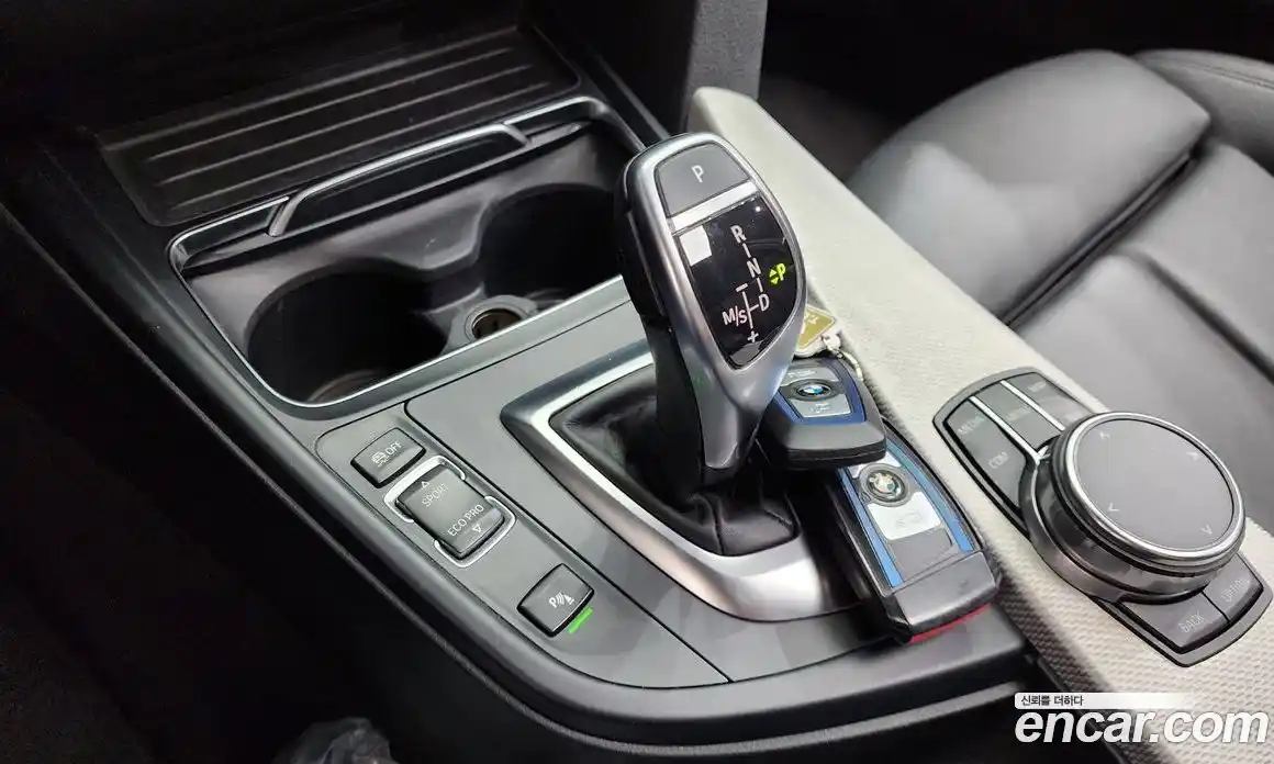 BMW 3 серия 2018 2.0 автомат (гидро), фото 9