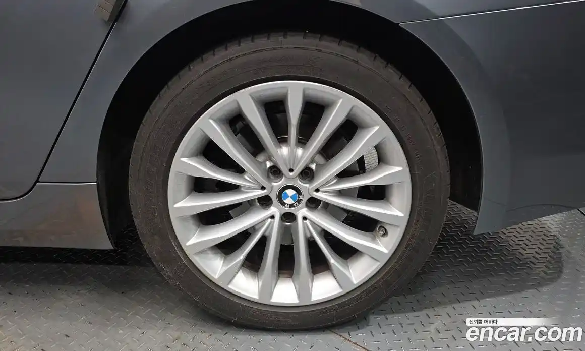 BMW 5 серия 2019 2.0 автомат (гидро), фото 6
