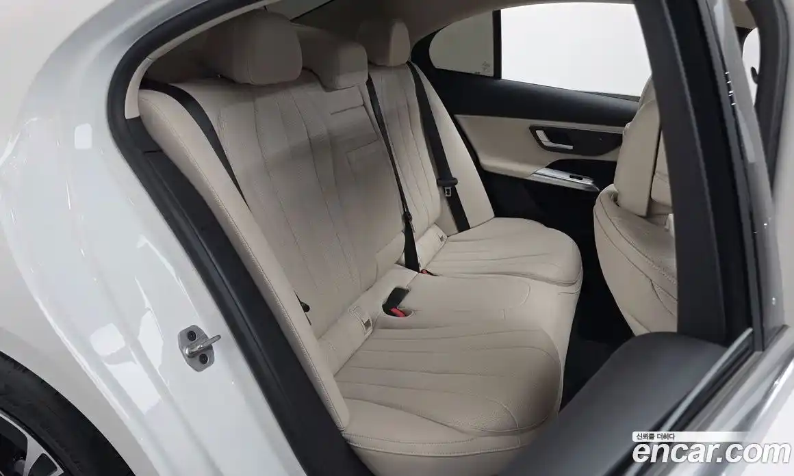 Mercedes-Benz E-Class 2025 2.0 автомат (гидро), фото 18