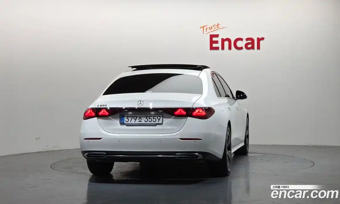 Mercedes-Benz E-Class 2025 2.0 автомат (гидро), фото 4