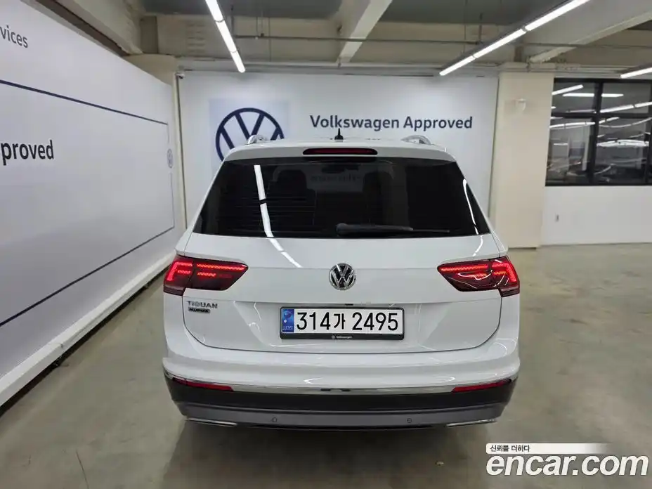 Volkswagen Tiguan 2020 2.0 автомат (гидро), фото 4
