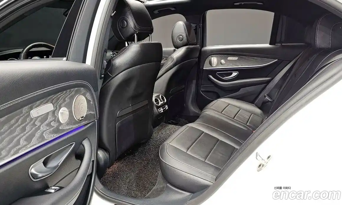 Mercedes-Benz E-Class 2023 2.0 автомат (гидро), фото 11