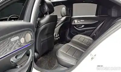 Mercedes-Benz E-Class 2023 2.0 автомат (гидро), миниатюра 11
