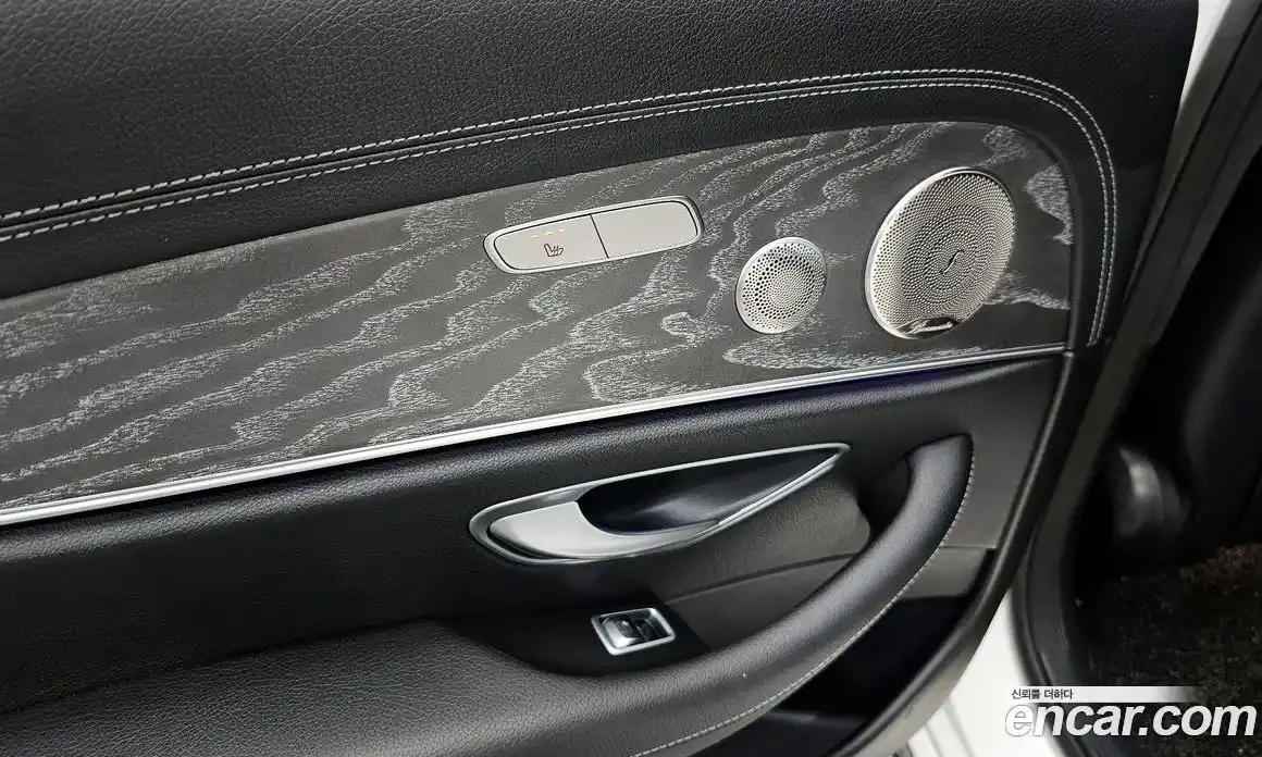 Mercedes-Benz E-Class 2023 2.0 автомат (гидро), фото 19