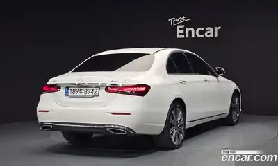 Mercedes-Benz E-Class 2023 2.0 автомат (гидро), миниатюра 2