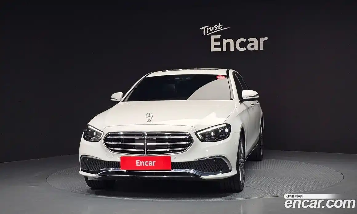 Mercedes-Benz E-Class 2023 2.0 автомат (гидро), фото 3