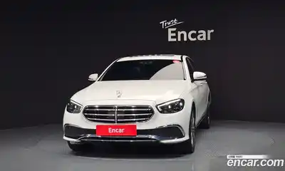 Mercedes-Benz E-Class 2023 2.0 автомат (гидро), миниатюра 3