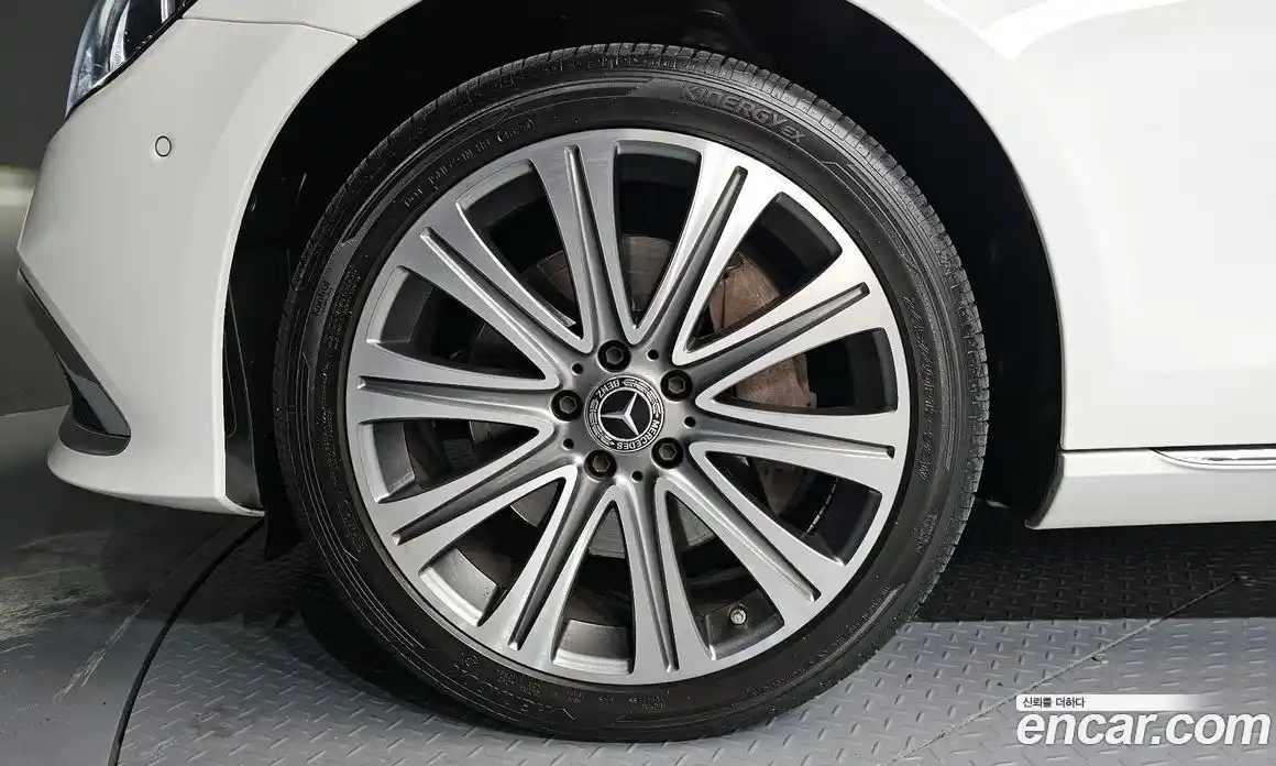 Mercedes-Benz E-Class 2023 2.0 автомат (гидро), фото 5