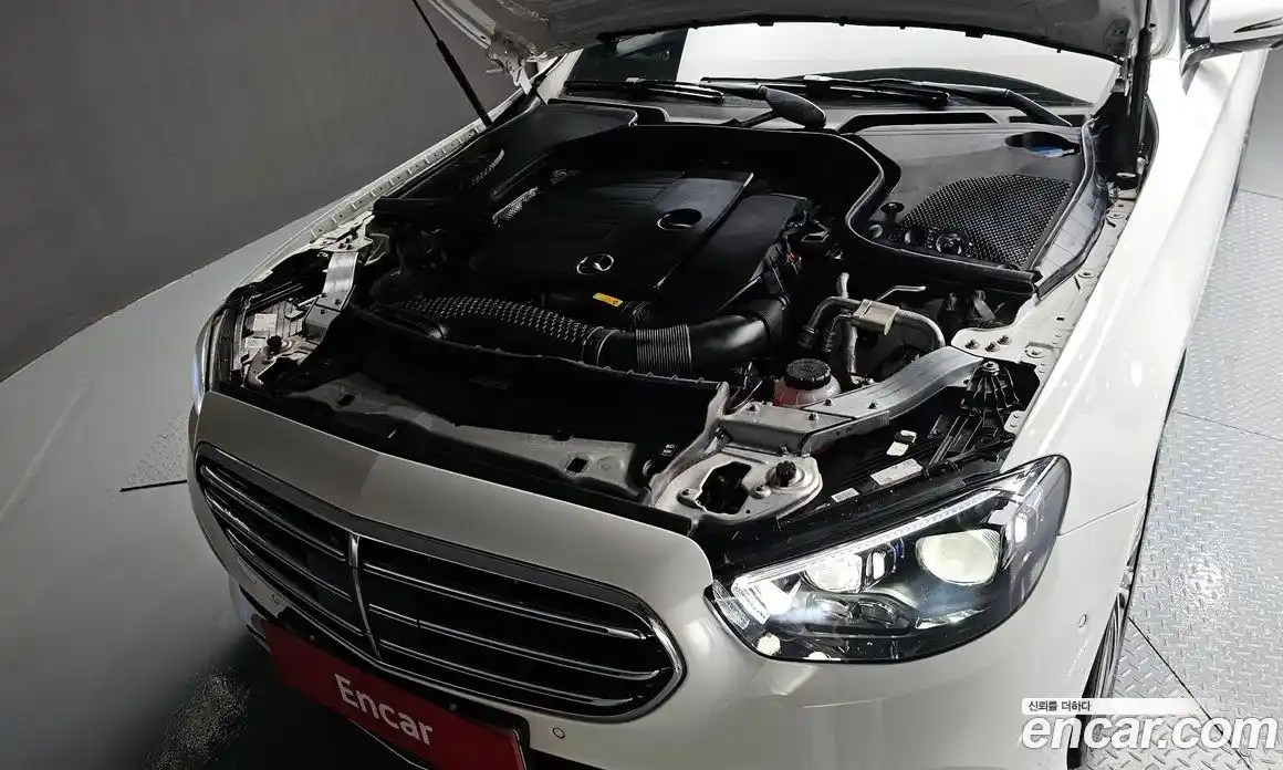 Mercedes-Benz E-Class 2023 2.0 автомат (гидро), фото 6