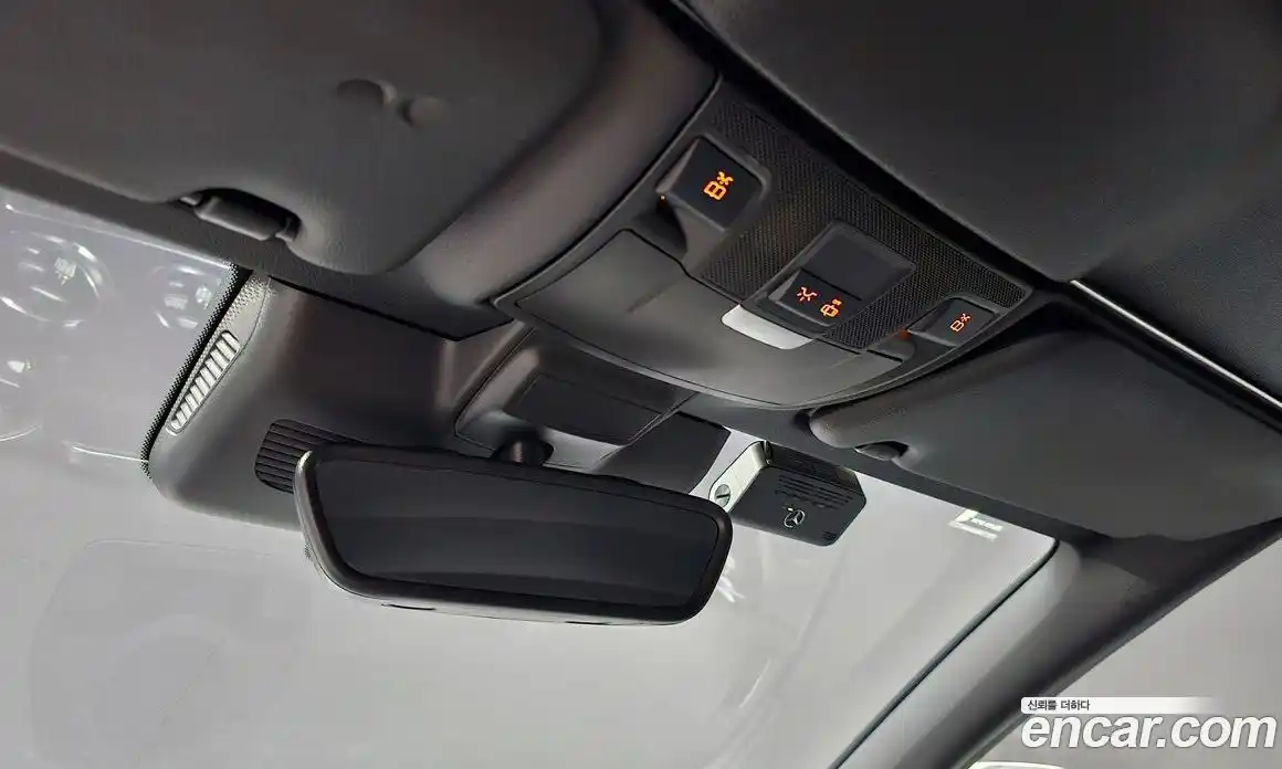 Mercedes-Benz C-Class 2017 2.0 гидро, фото 18 Mercedes-Benz C-Class 2017 2.0 гидро, фото 18