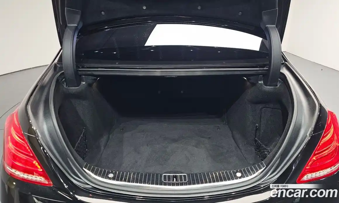 Mercedes-Benz S-Class 2017 4.7 гидро, фото 25 Mercedes-Benz S-Class 2017 4.7 гидро, фото 25