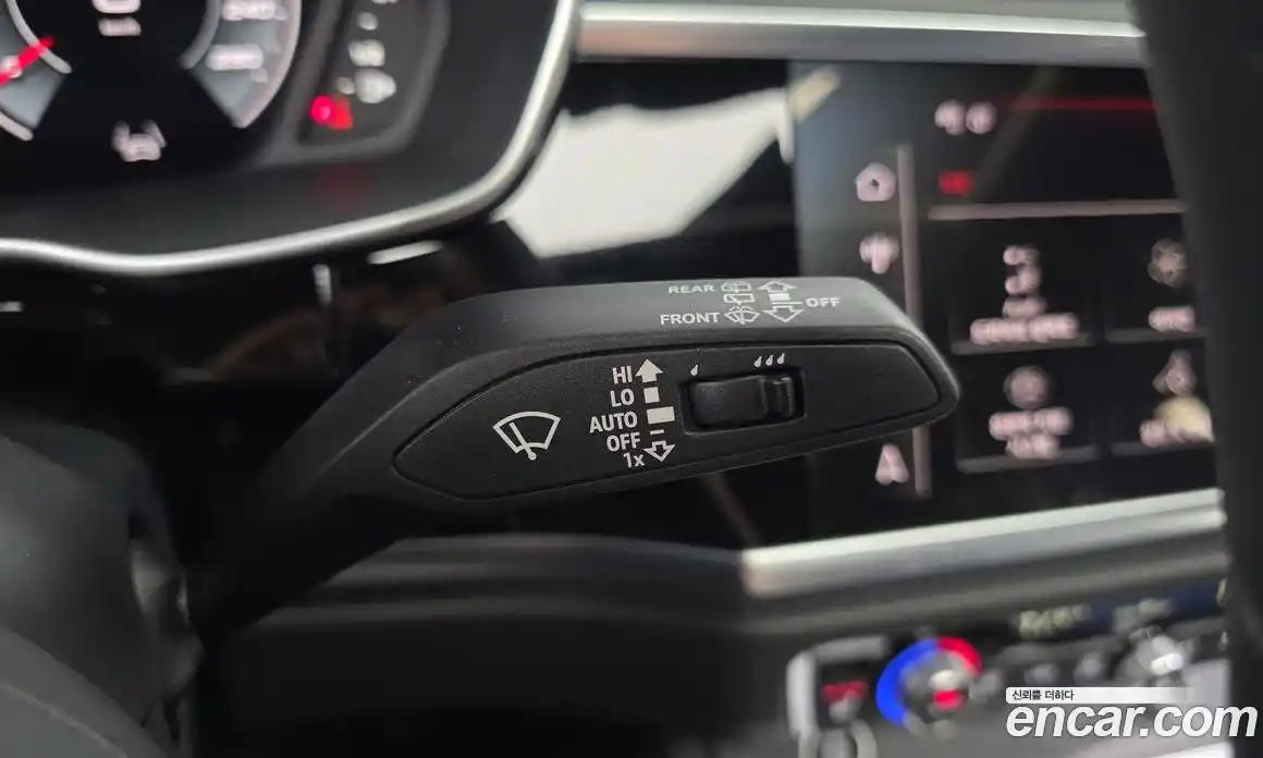 Audi Q3 2025 2.0 автомат (гидро), фото 15
