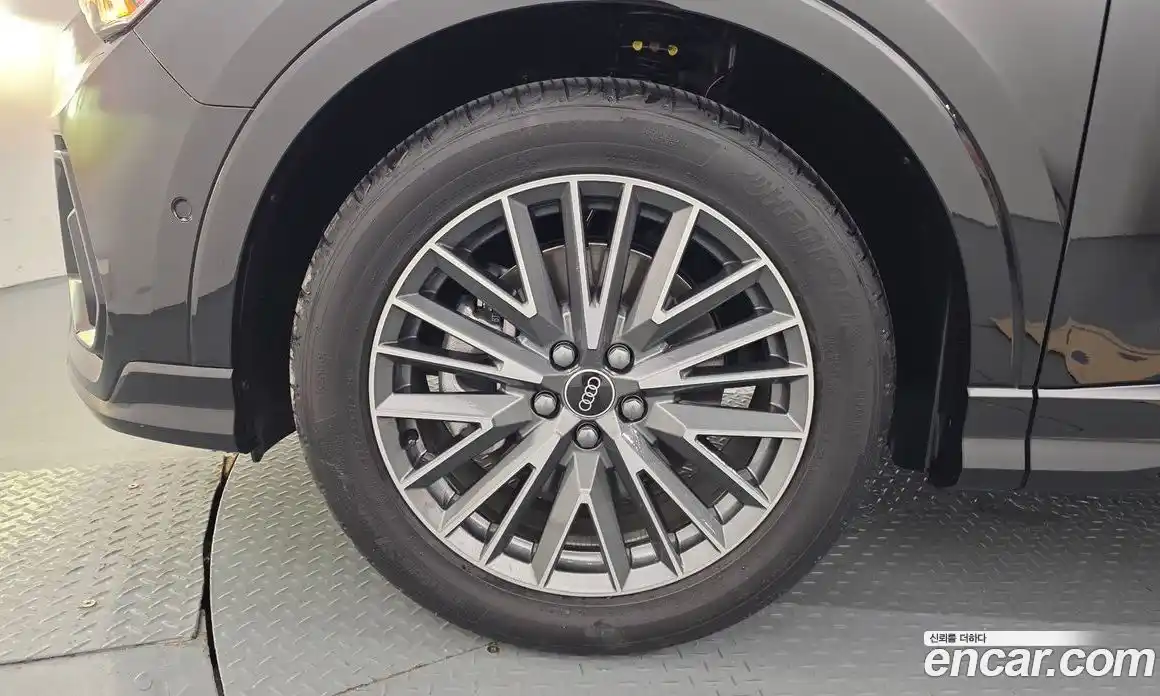 Audi Q3 2025 2.0 автомат (гидро), фото 5