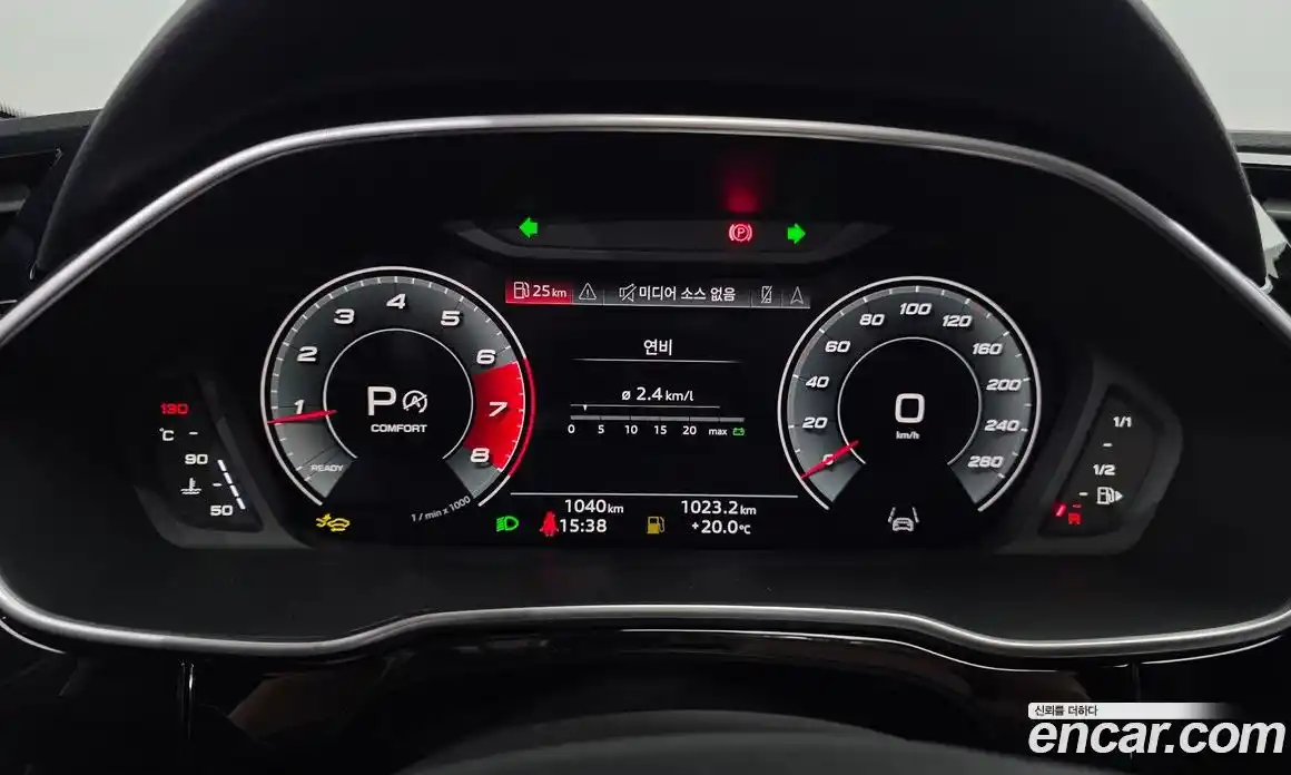 Audi Q3 2025 2.0 автомат (гидро), фото 8