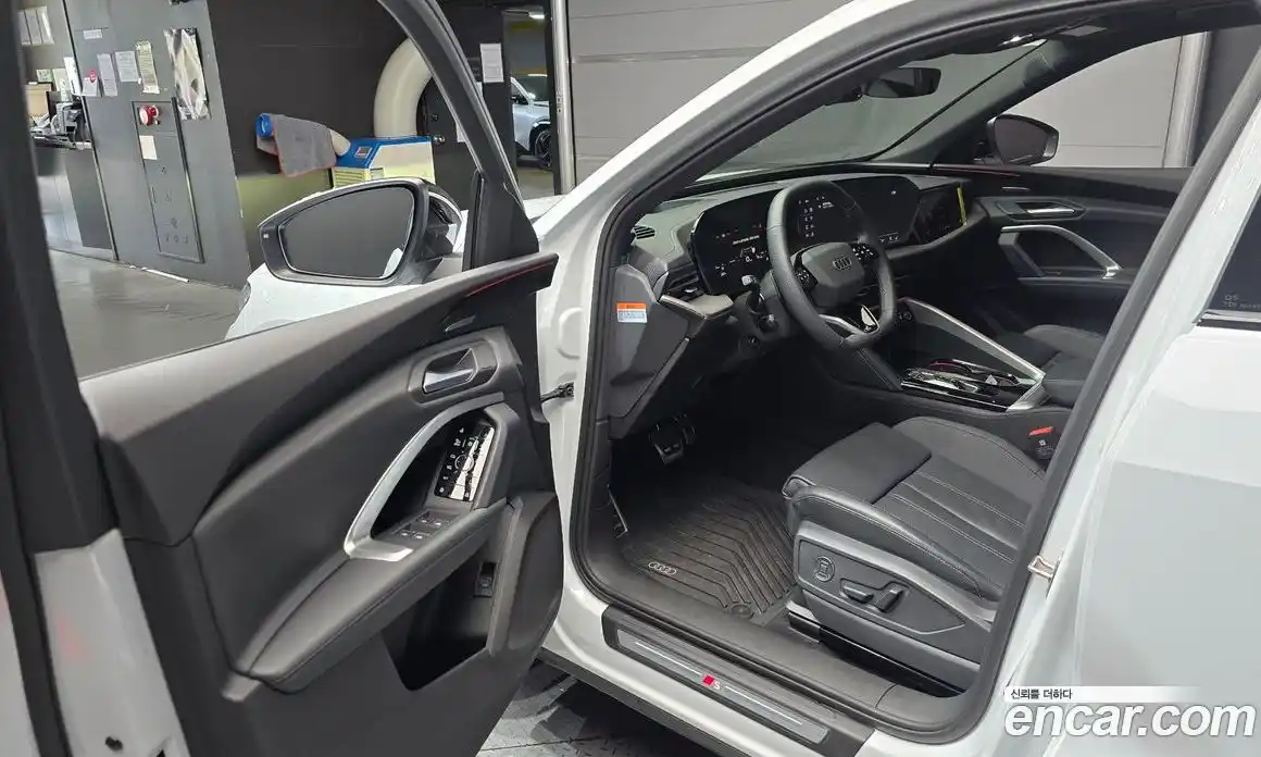 Audi Q5 2025 2.0 автомат (гидро), фото 13