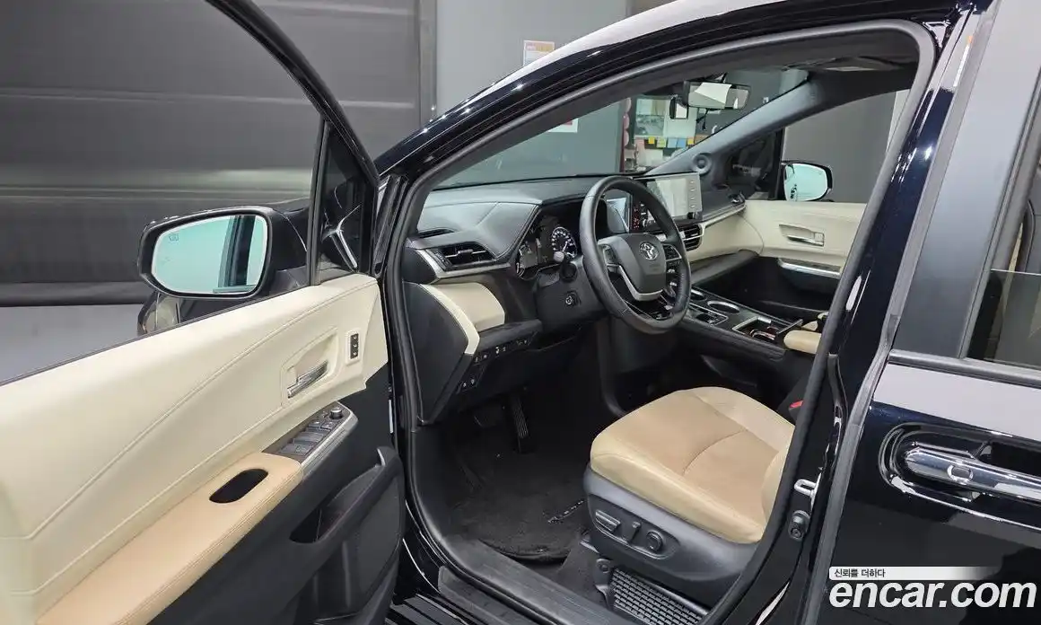 Toyota Sienna 2021 2.5 автомат (гидро), фото 13 Toyota Sienna 2021 2.5 автомат (гидро), фото 13