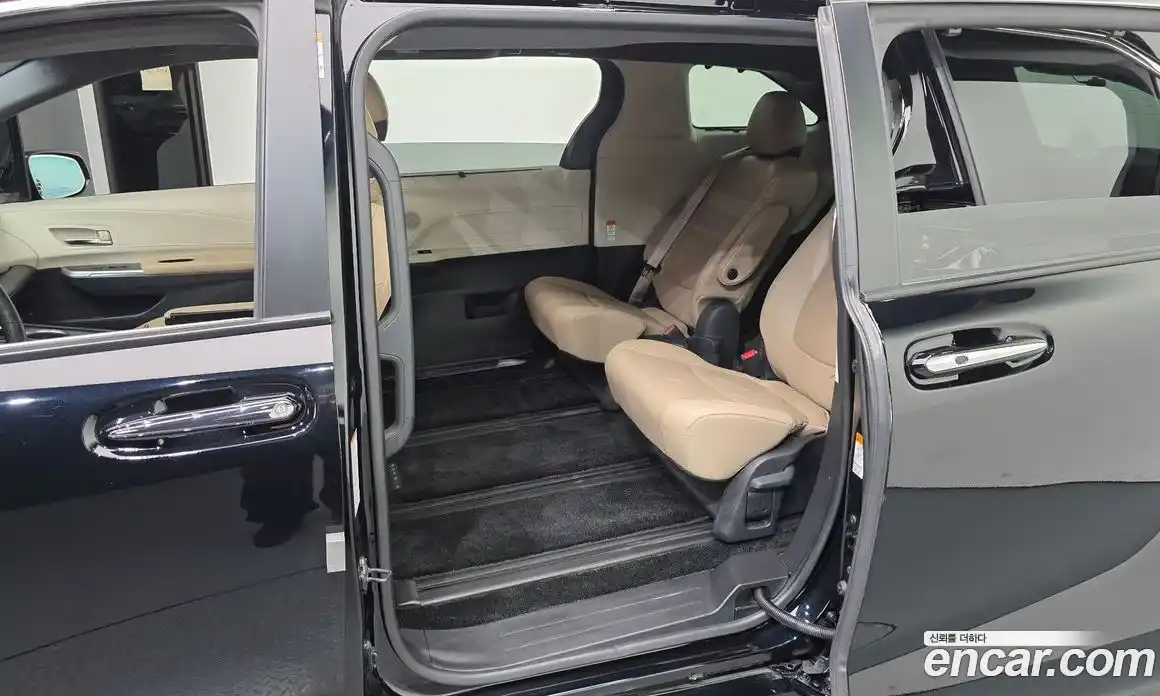 Toyota Sienna 2021 2.5 автомат (гидро), фото 17 Toyota Sienna 2021 2.5 автомат (гидро), фото 17