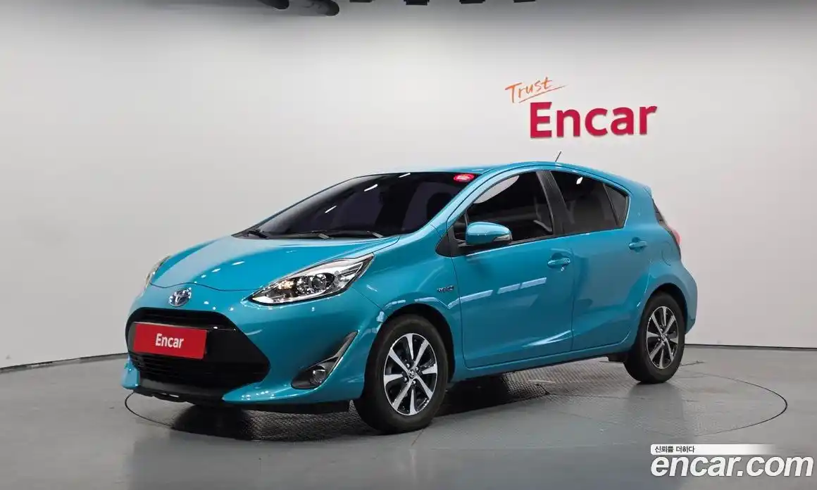 Toyota Prius 2018 1.5 автомат (гидро), фото 1 Toyota Prius 2018 1.5 автомат (гидро), фото 1