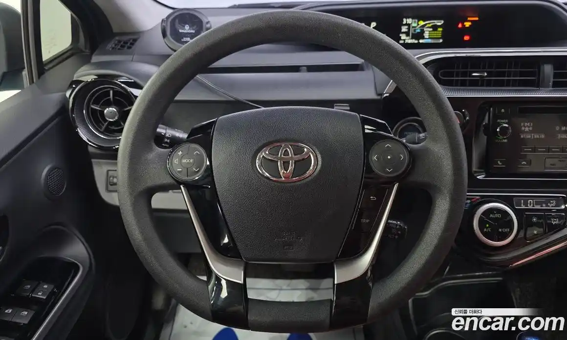 Toyota Prius 2018 1.5 автомат (гидро), фото 14 Toyota Prius 2018 1.5 автомат (гидро), фото 14