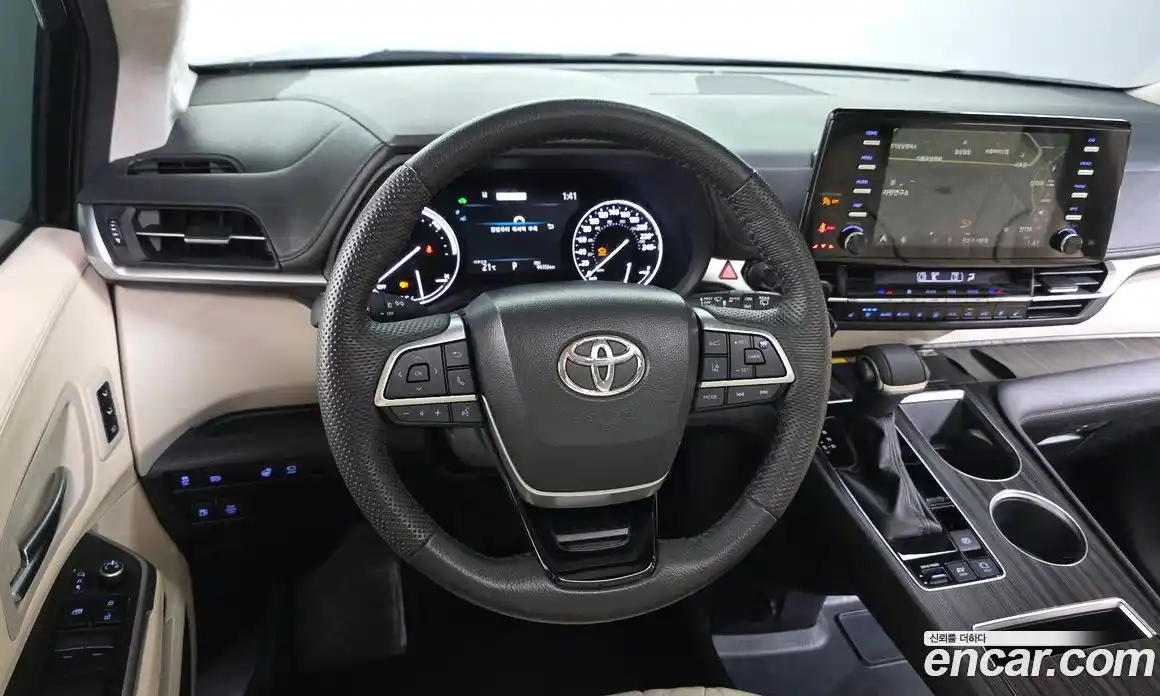 Toyota Sienna 2023 2.5 автомат (гидро), фото 13 Toyota Sienna 2023 2.5 автомат (гидро), фото 13