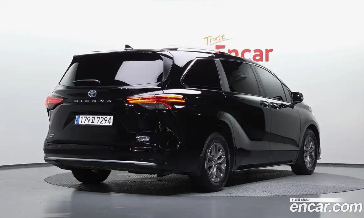 Toyota Sienna 2023 2.5 автомат (гидро), фото 2 Toyota Sienna 2023 2.5 автомат (гидро), фото 2