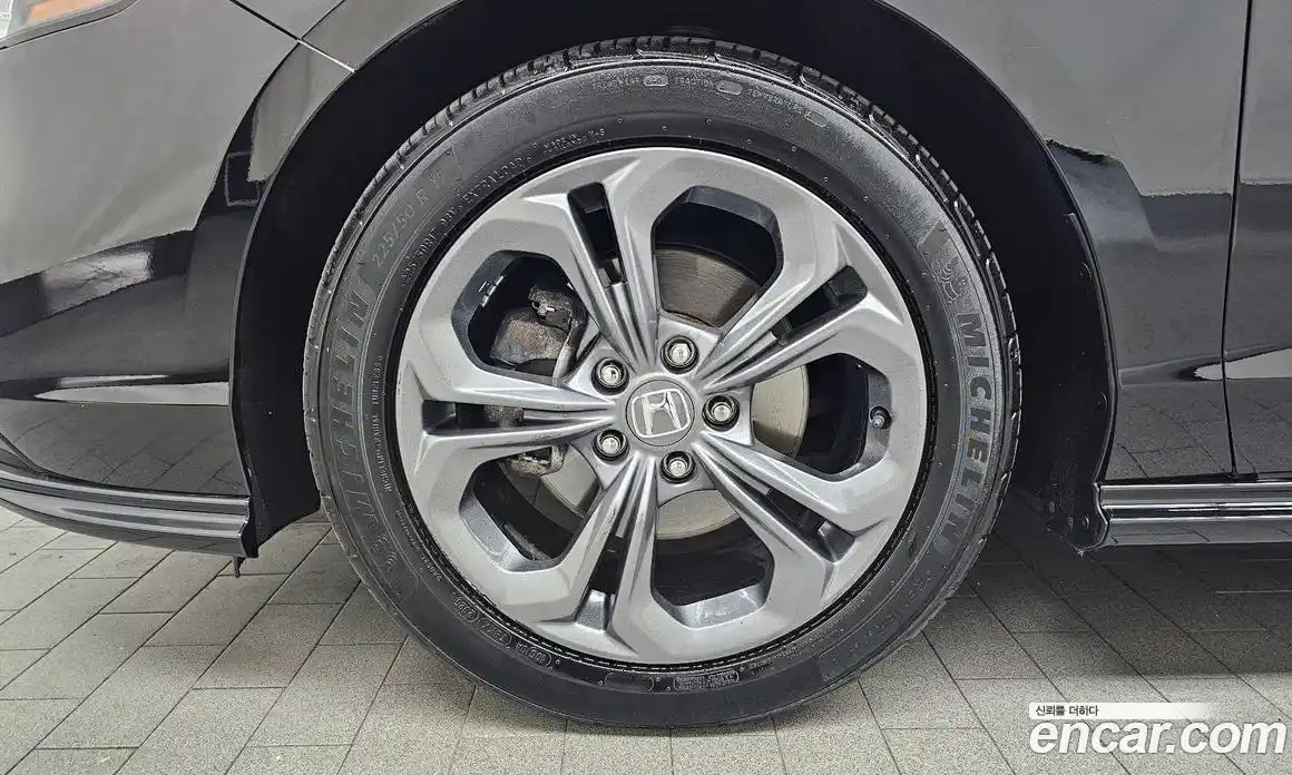 Honda Accord 2024 1.5 автомат (гидро), фото 5