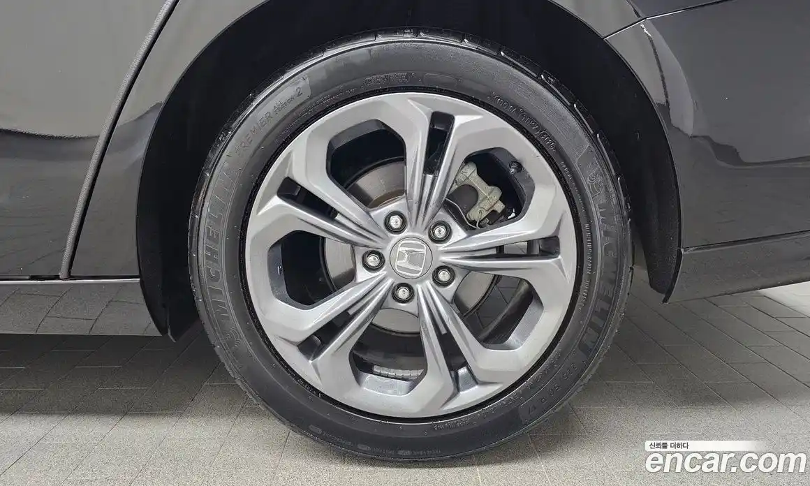 Honda Accord 2024 1.5 автомат (гидро), фото 7