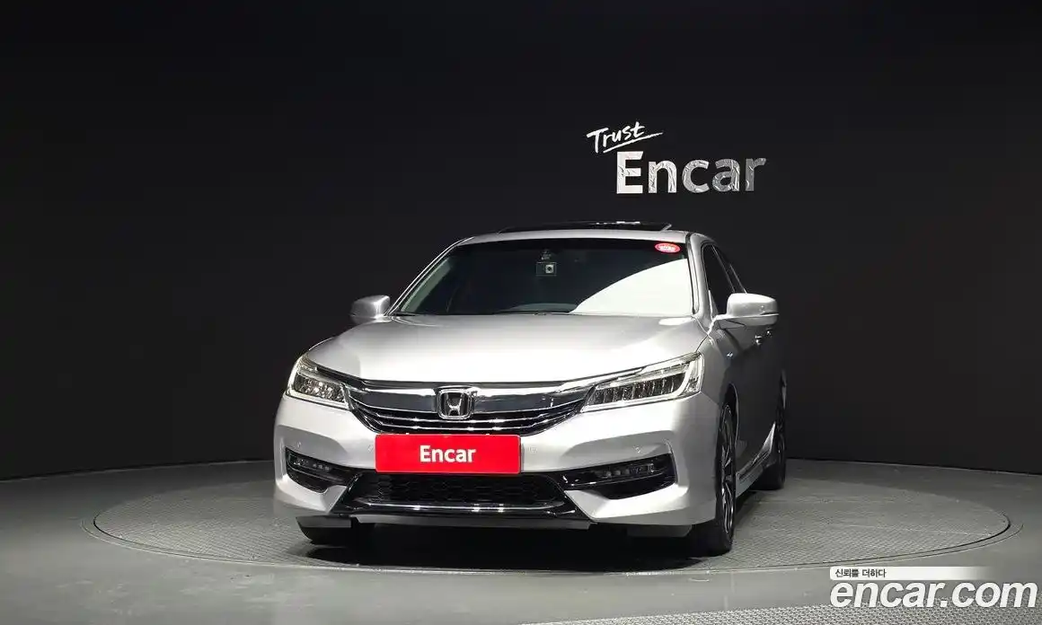 Honda Accord 2017 2.0 автомат (гидро), фото 3