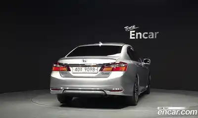 Honda Accord 2017 2.0 автомат (гидро), миниатюра 4