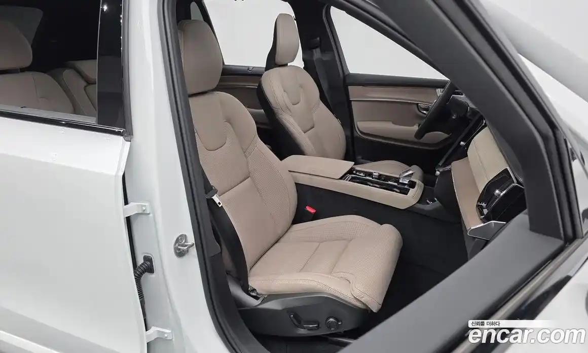 Volvo XC90 2026 2.0 автомат (гидро), фото 12