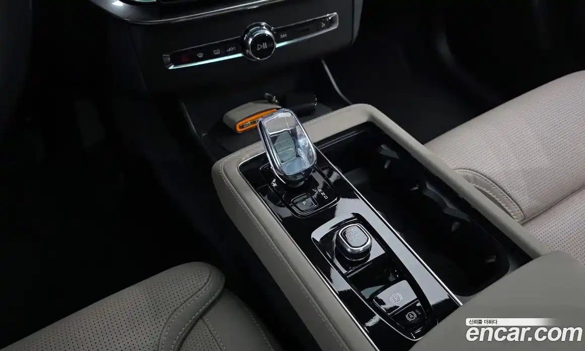 Volvo XC90 2026 2.0 автомат (гидро), фото 9