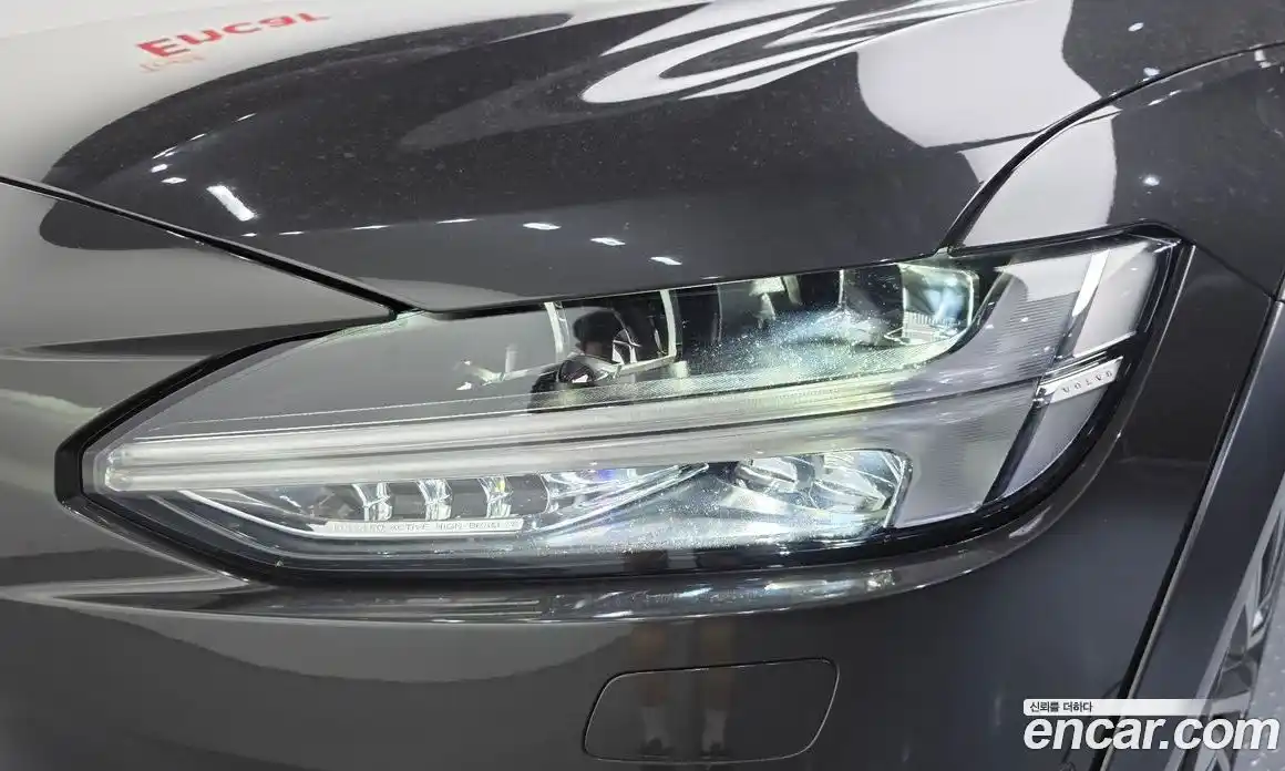 Volvo V90 2021 2.0 автомат (гидро), фото 8