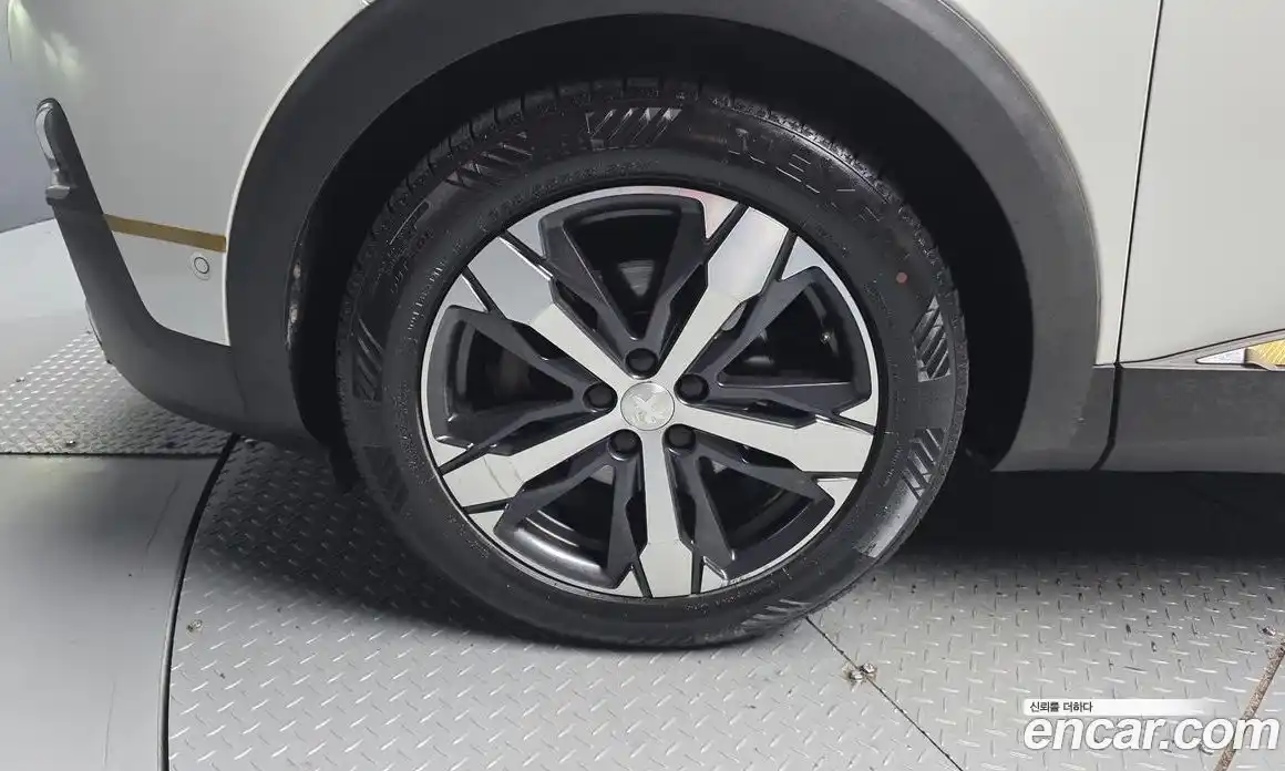 Peugeot 5008 2018 1.6 автомат (гидро), фото 5