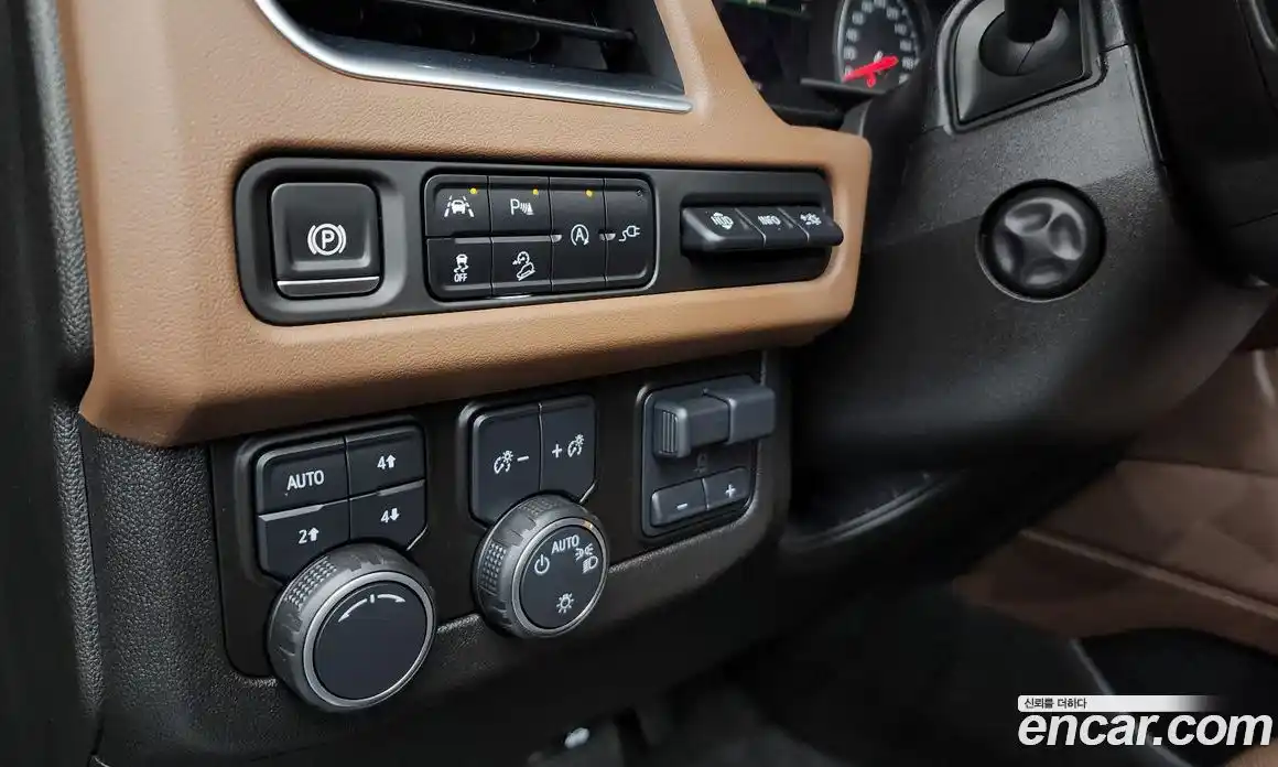 Chevrolet Surburban 2021 6.2 автомат (гидро), фото 26