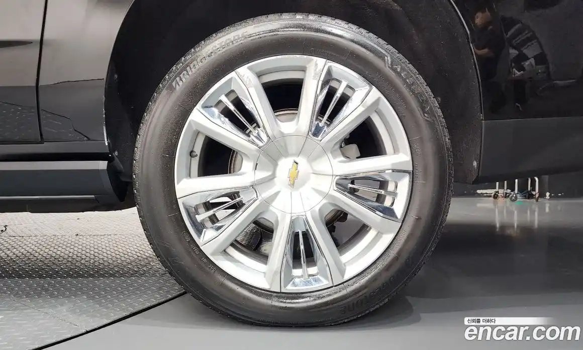 Chevrolet Surburban 2021 6.2 автомат (гидро), фото 7